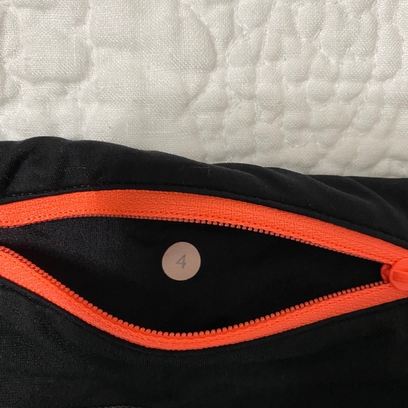 Lululemon speed up short - Picture 2 of 3